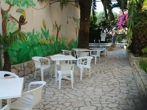 Hotel Marbella Росас