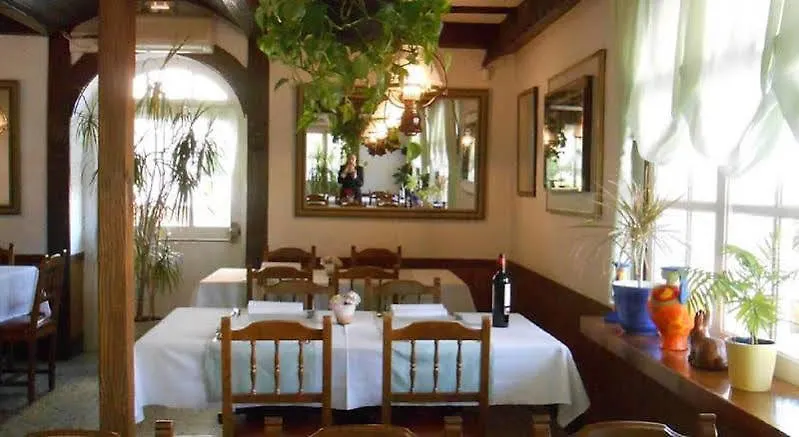 Hotel Marbella Roses 0*,