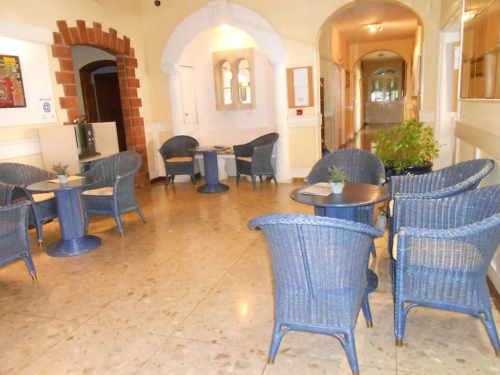 Hotel Marbella Roses